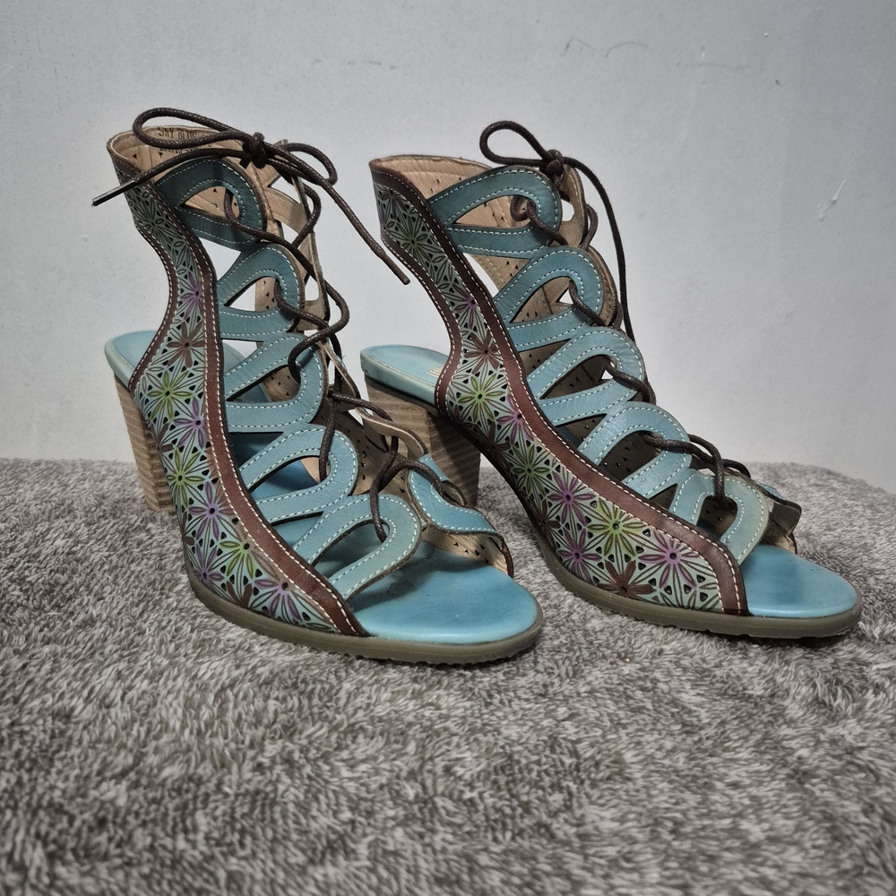 Stylish Blue and Brown Heeled Sandals